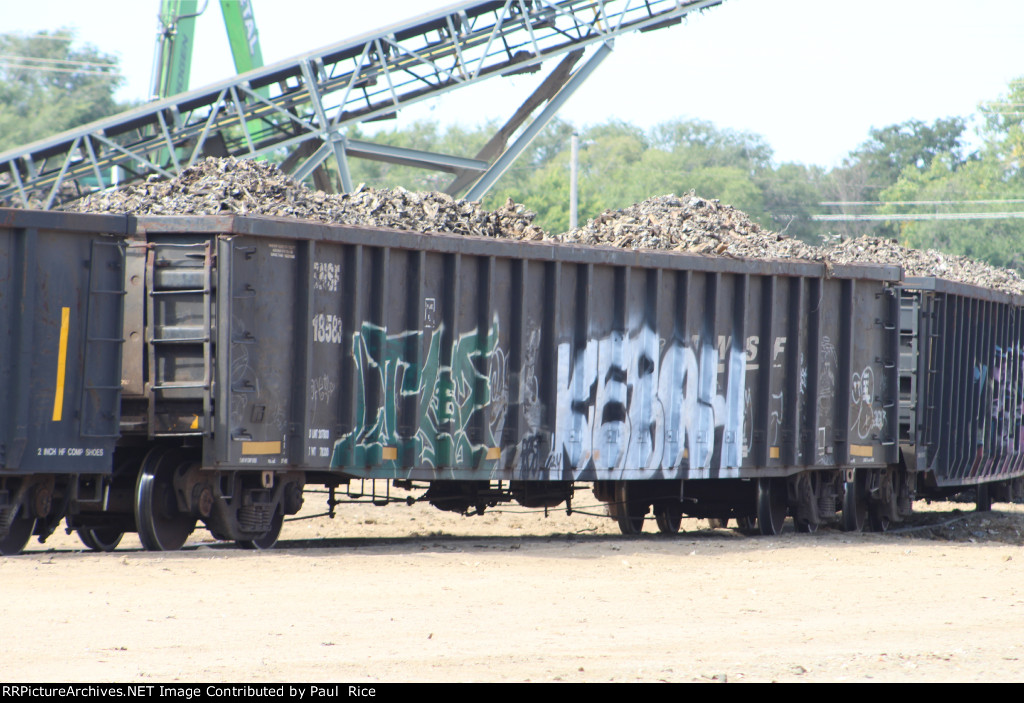 BNSF Loaded with Recycle